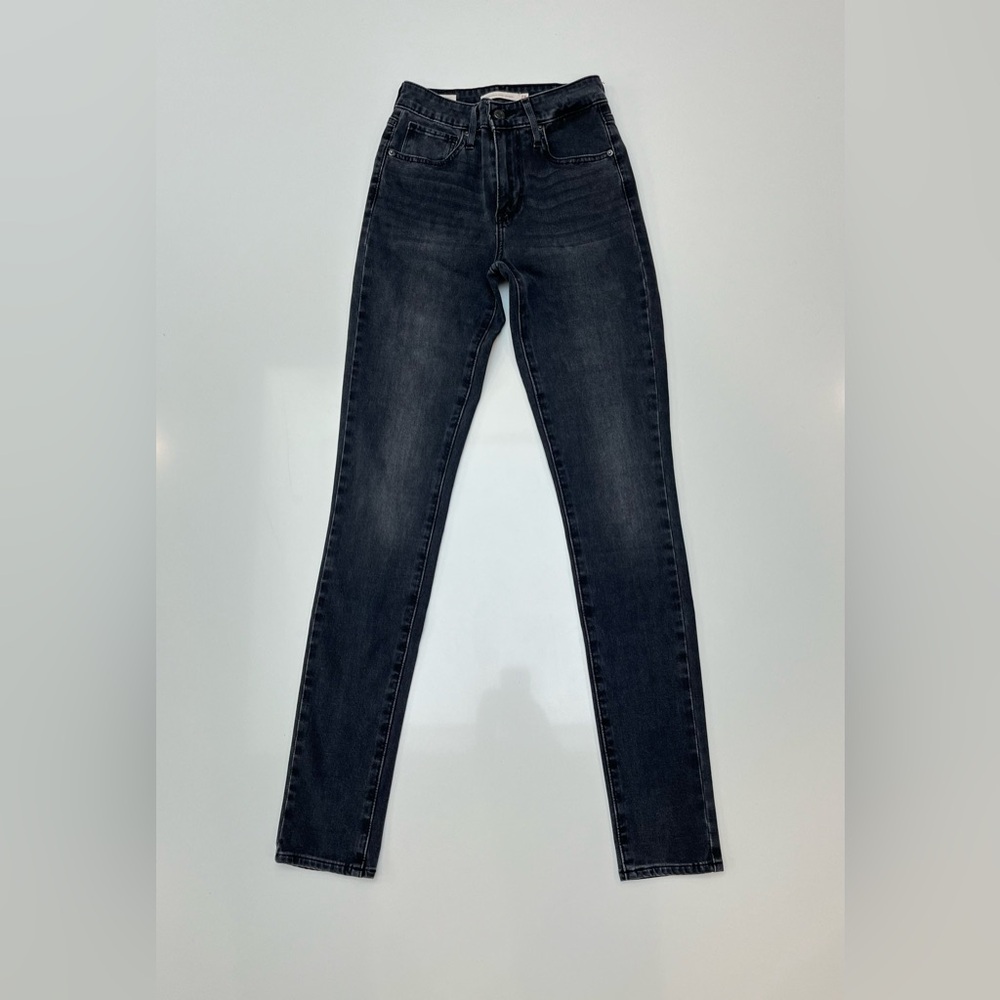 Like new worn once levi’s premium 721 high rise skinny dark gray jeans sz 24 x30